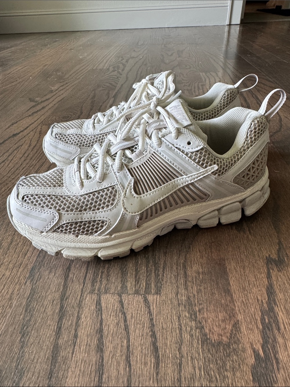 Nike Boys Vomero 5